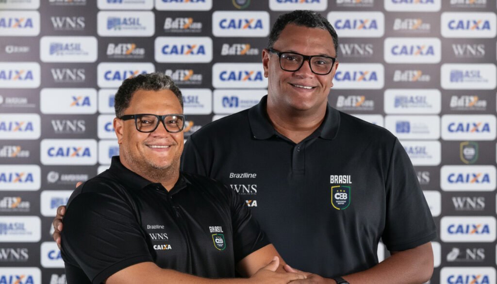 Léo Figueiró assume comando da seleção feminina de basquete em transição