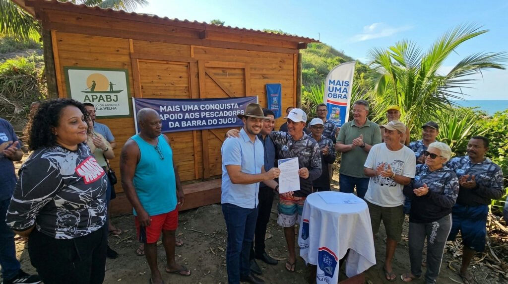 Vila Velha entrega módulo de apoio a pescadores artesanais da Barra do Jucu, atendendo demanda histórica