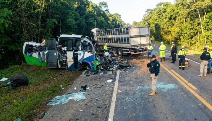 Acidente no Paraná: colisão frontal na Br-373 resulta em 23 mortos e 5 feridos