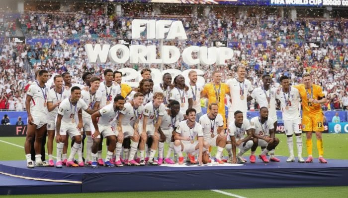 Inglaterra vence França em jogo de dez gols e Mbappé se torna o maior artilheiro da história das Copas