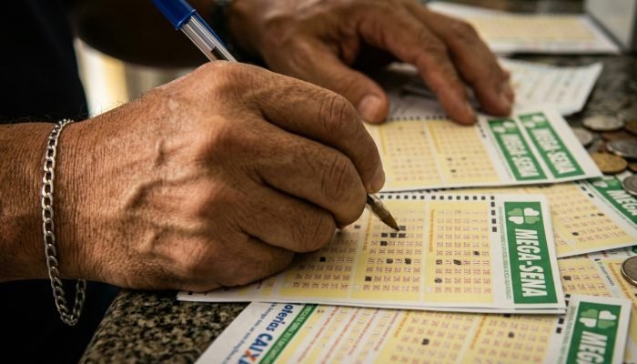 Mega-sena acumula prêmio milionário e sorteará R$ 41 milhões; veja dezenas e como apostar