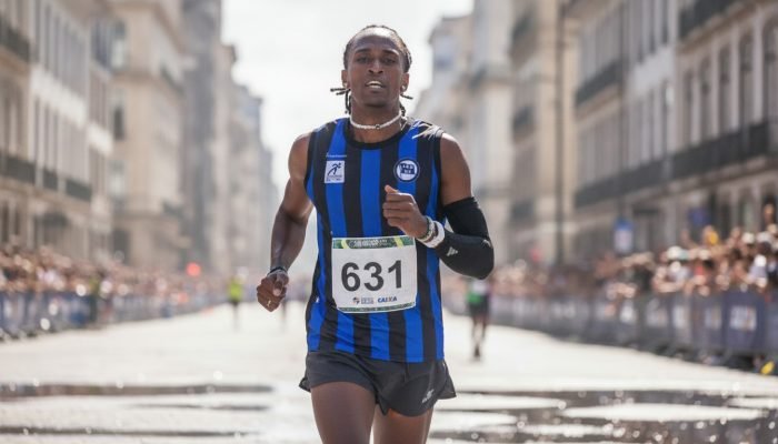 Piu brilha e estabelece melhor marca mundial de 2026 nos 400m com barreiras.