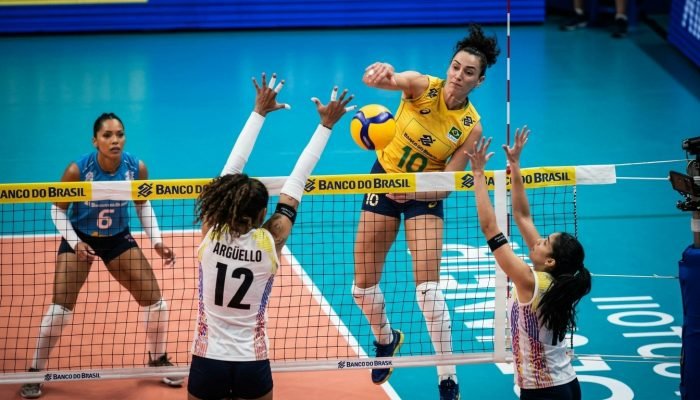 Seleção feminina de vôlei do Brasil estreia com vitória dominante no Sul-americano