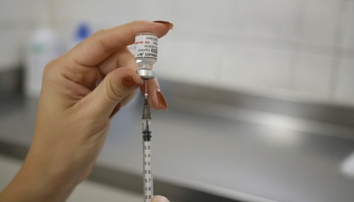 Vacinação contra HPV reduz quase pela metade a prevalência do vírus entre jovens no Brasil