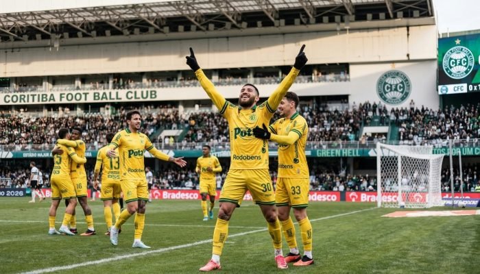 Vitória do Mirassol no Couto Pereira mantém Vasco e Inter no Z-4 do Brasileirão